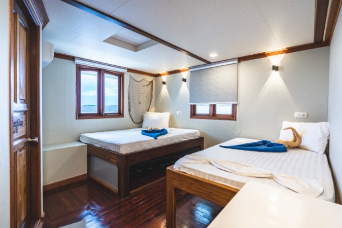 Nautilus-two-maldives (13) (Anpassat).jpg