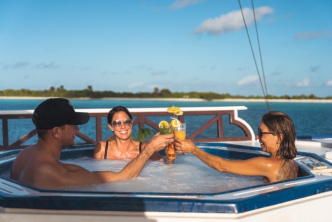 Nautilus-two-maldives (46) (Anpassat).jpg