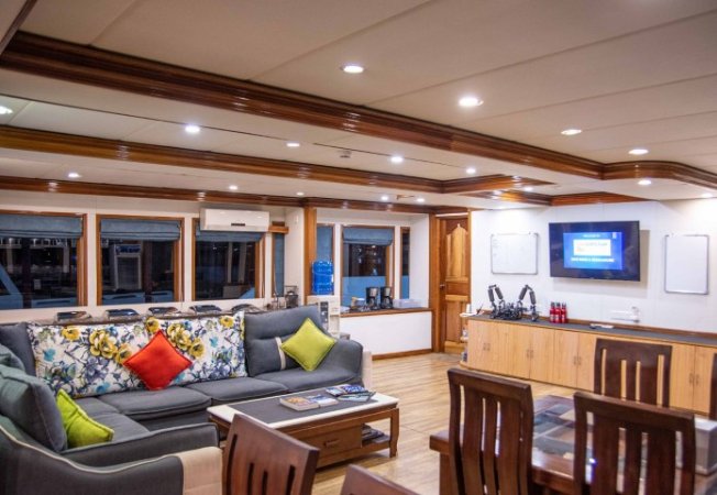 Virgo-saloon-TV (Liten).jpg