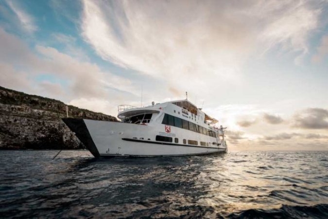 Galapagos-Liveaboard-Humboldt (5).jpg