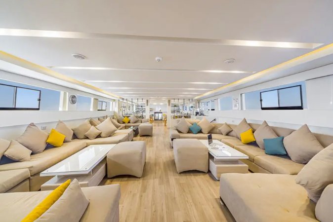 SS Grand_Salon Front_lg.webp