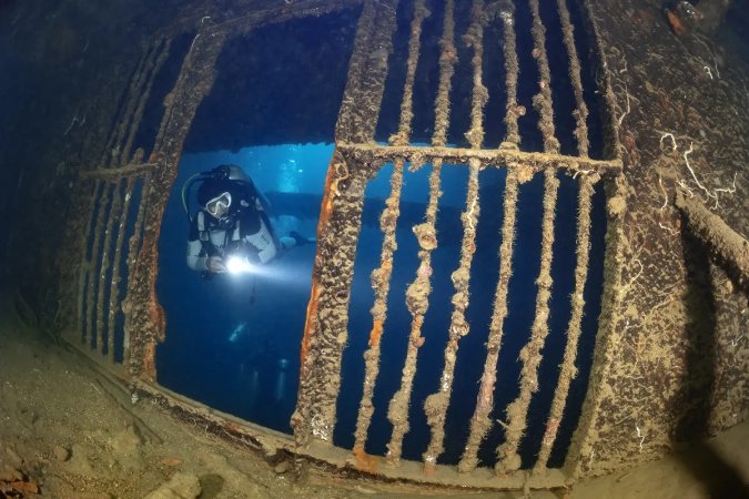 Coron -Easy diving (1).webp