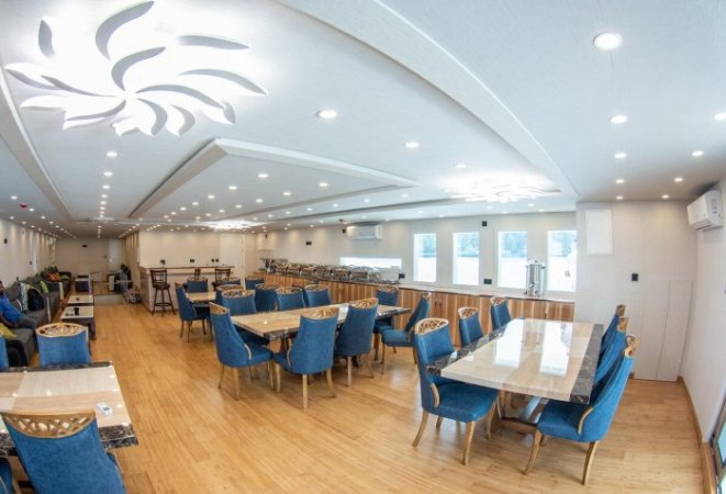 Emperor-Explorer (4).jpg