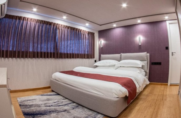 Emperor-Explorer (6).jpg