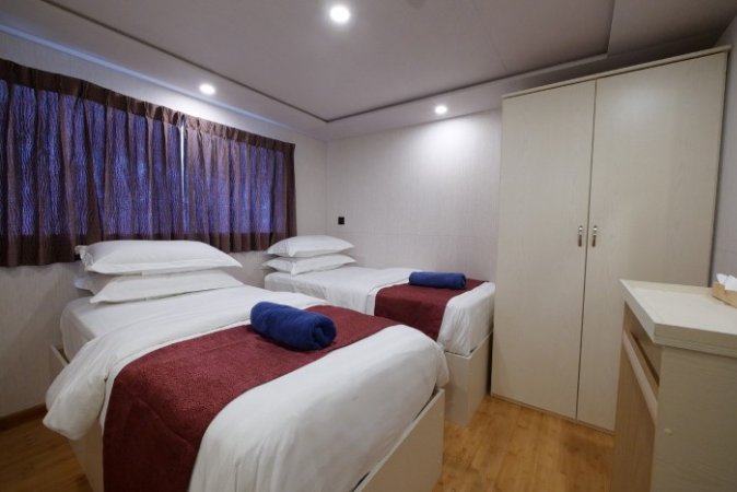 Emperor-Explorer (10).jpg