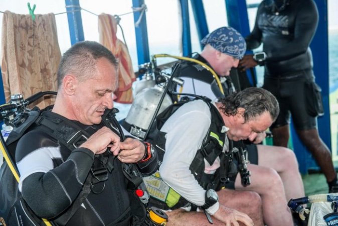 Emperor-Explorer (12).jpg