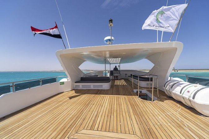 sea-serpent-contessa-mia (3) (Anpassat).jpg