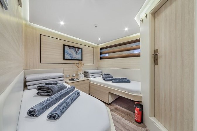 sea-serpent-contessa-mia (10) (Anpassat).jpg