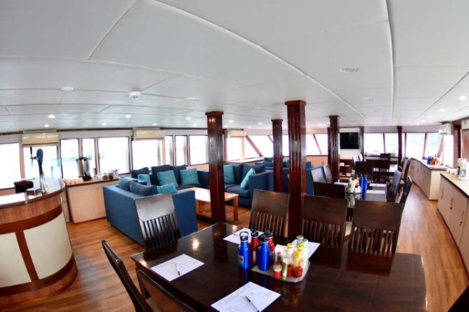 Emperor Leo Maldives (5).jpg