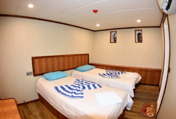 Emperor Leo Maldives (8).jpg